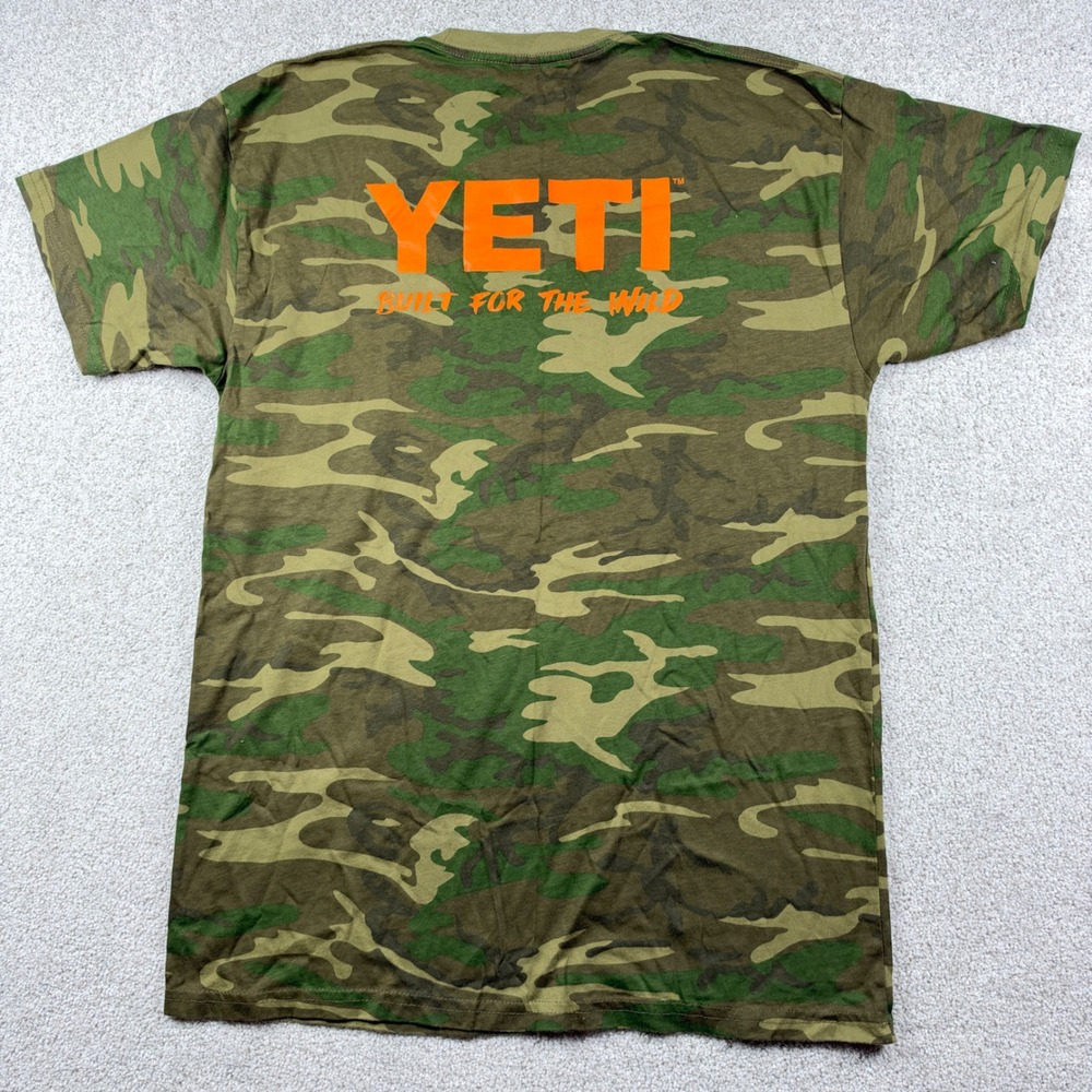 YETI T-Shirt Mens Large Green Camo Built For The Wild Short Sleeve Logo Tee